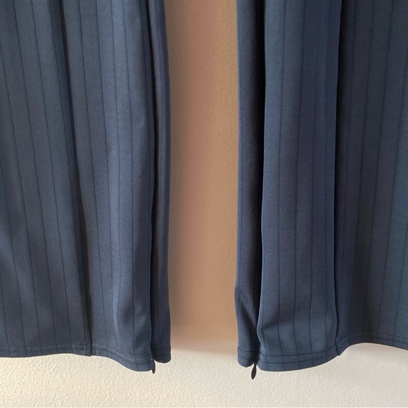 Alo Women’s Black High-Waist Pinstripe Zip It Flare Legging Soft Size SMALL? - Picture 3 of 13